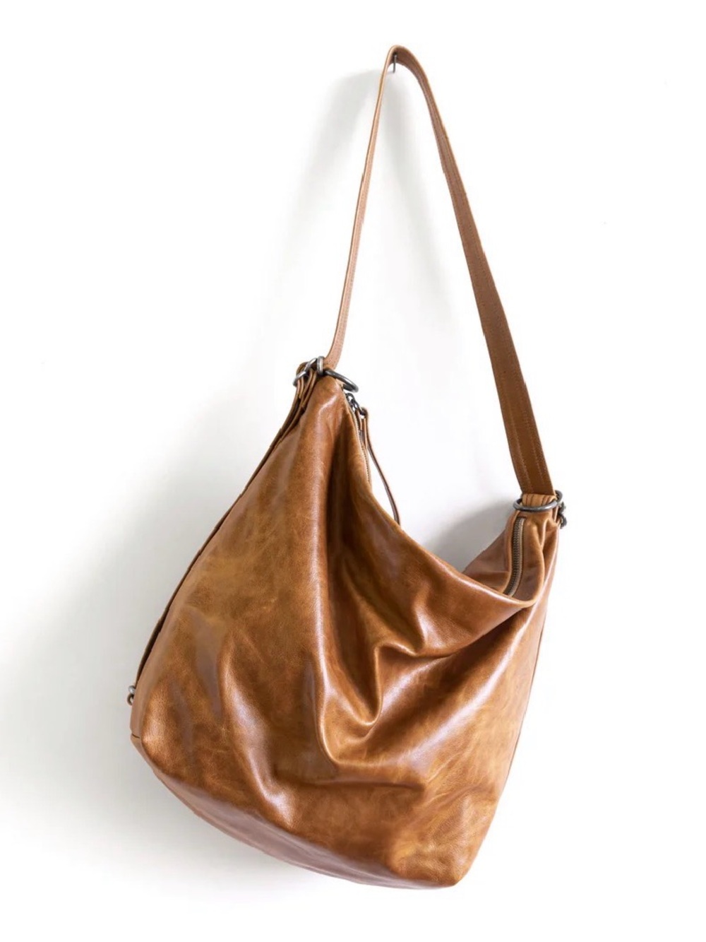Rough & Tumble Medium Light Saddle Hobo Pack
